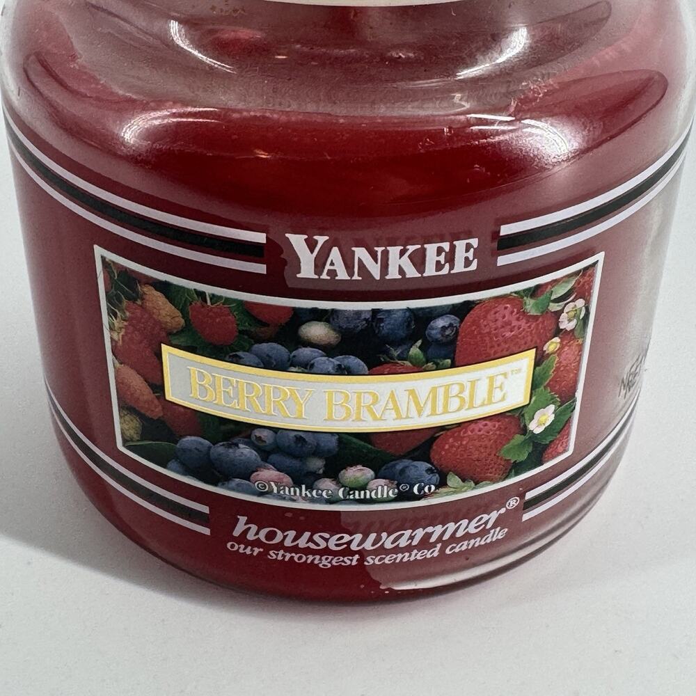 Yankee Candle Berry Bramble 14.5 oz Black Band RARE UNBURNED - Picture 3 of 5